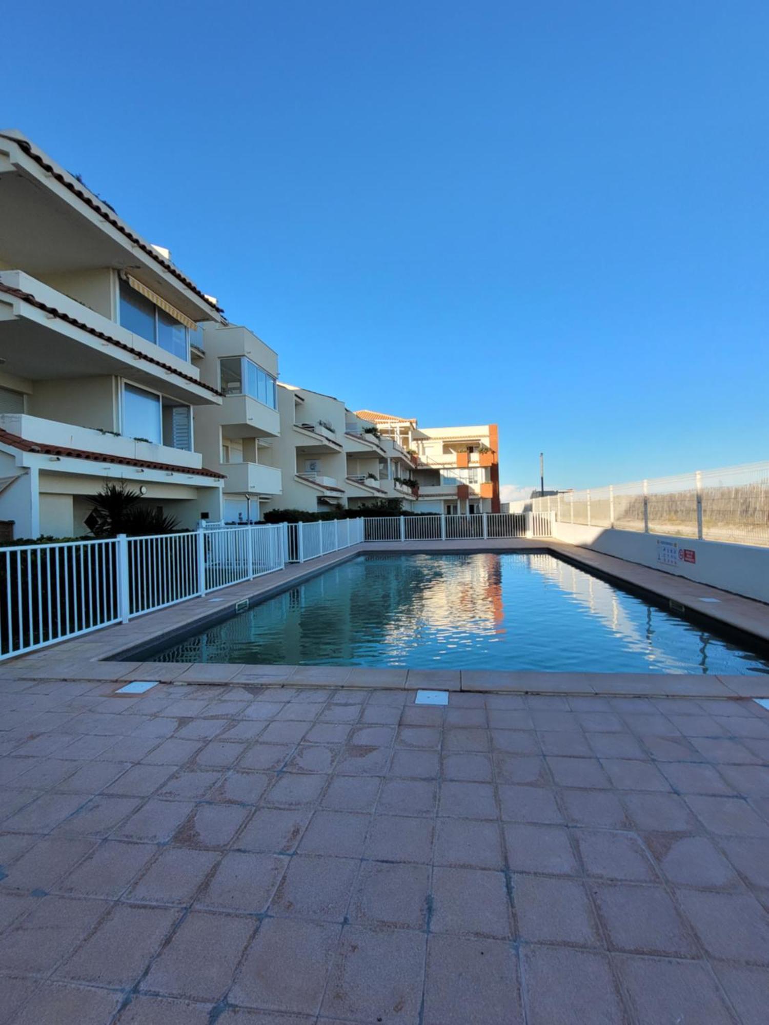 Tahiti Beach, T2 A La Mer, Piscine, Terrasse Et Parking Frontignan Extérieur photo